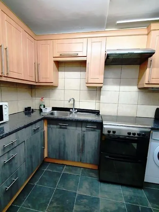 Entire Apartment Close To Central London